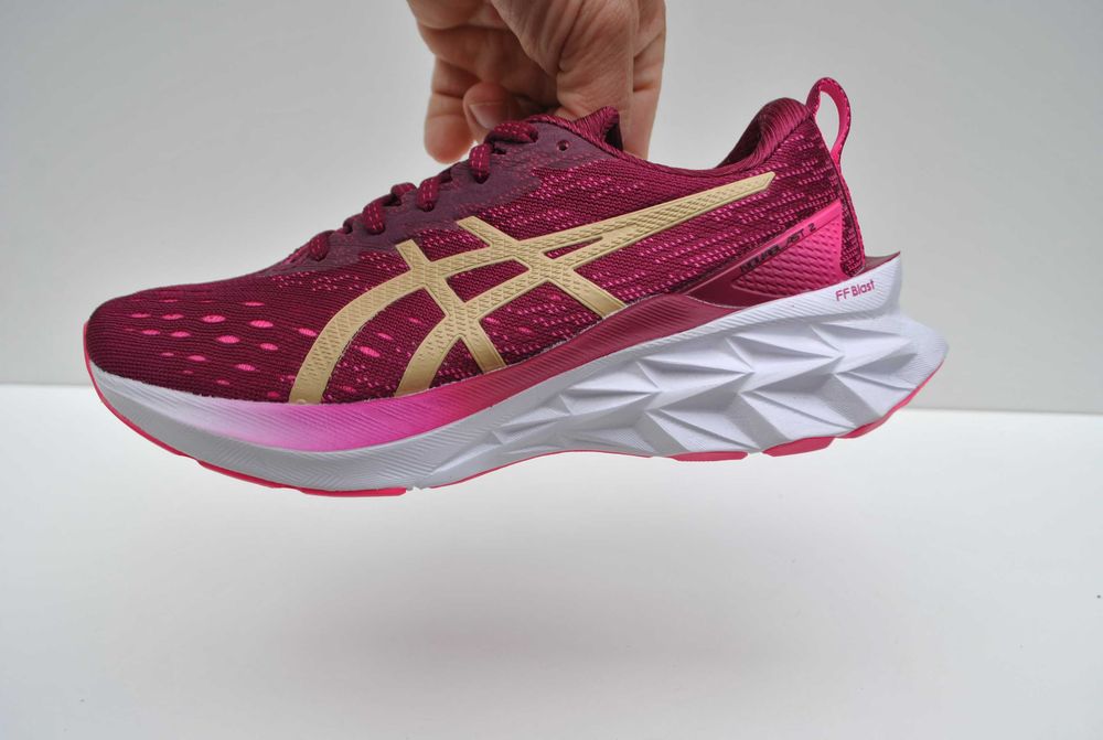 Buty do biegania Asics Novablast 2