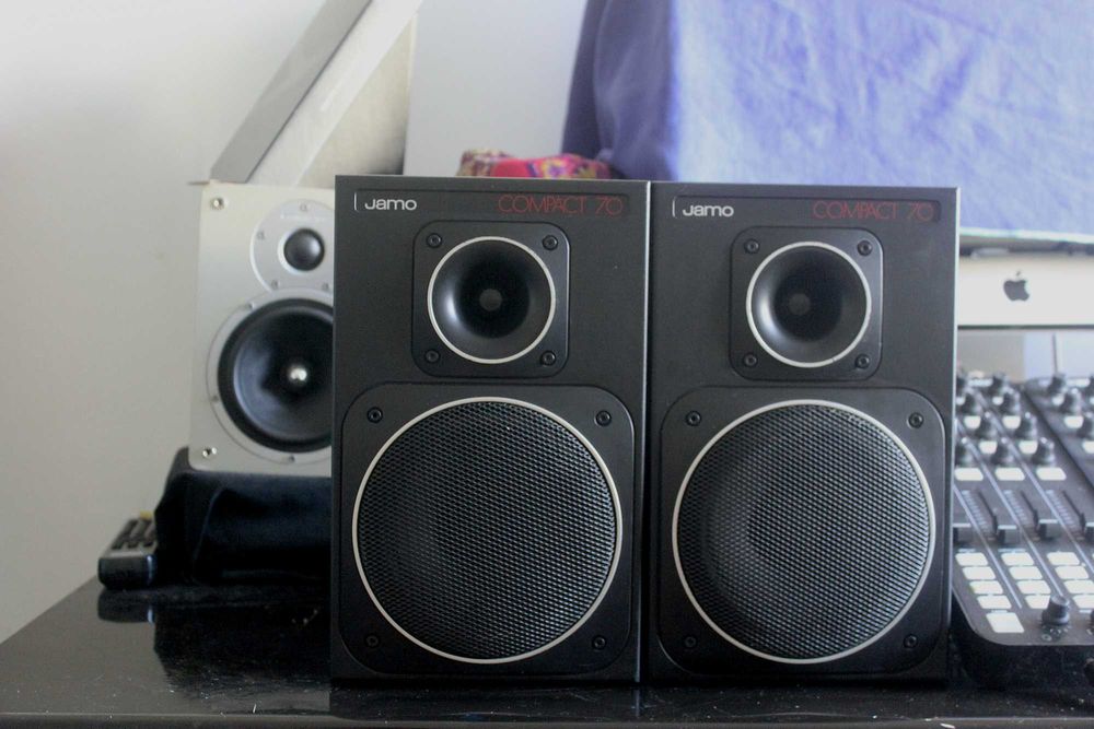 Colunas JAMO Compact 70