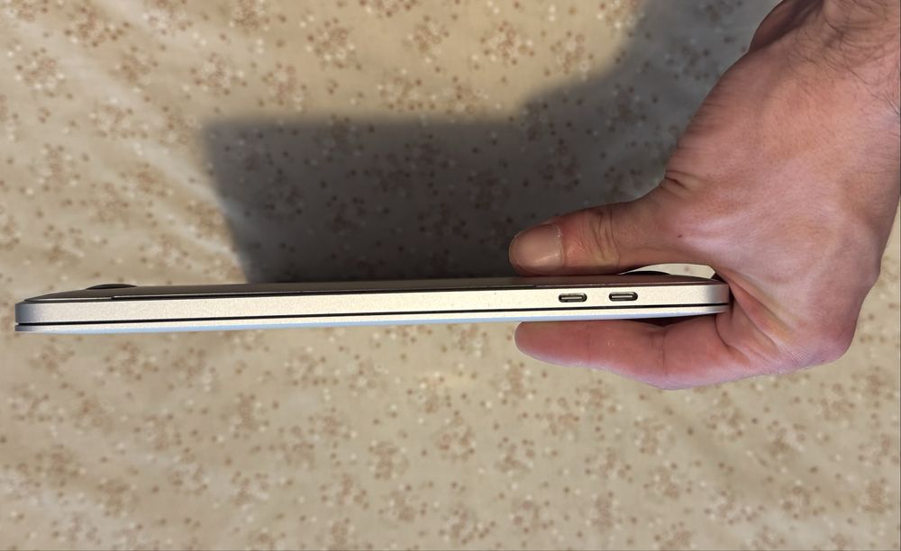 MacBook PRO A1989