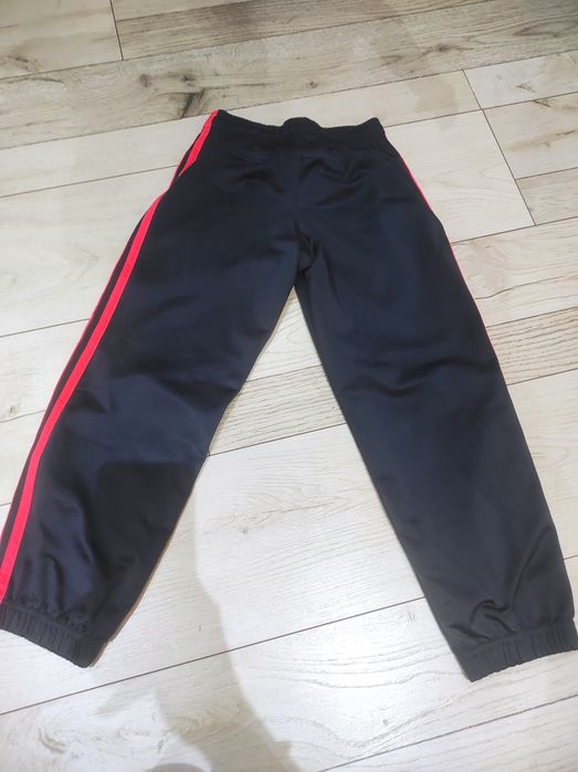 Dwuczęściowy dres dziewczęcy Adidas