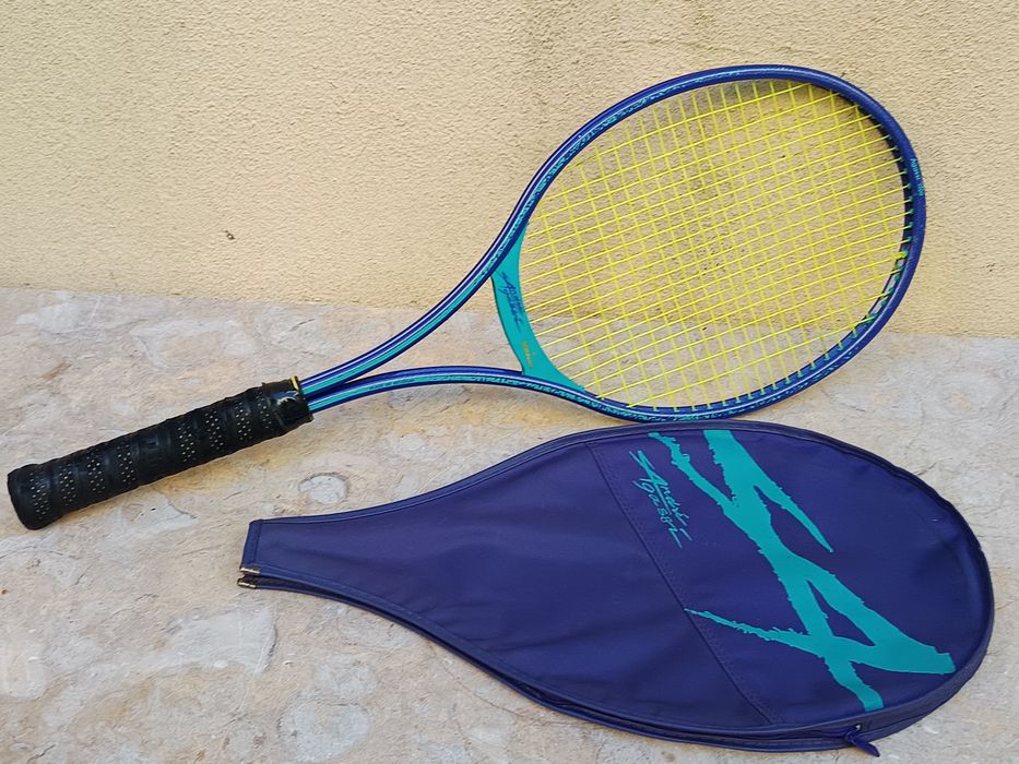 Várias raquetes de tênis vários preços