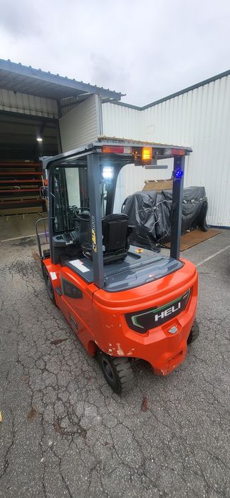 Empilhador 3500kg! Novo! Bateria lítio! Garantia!