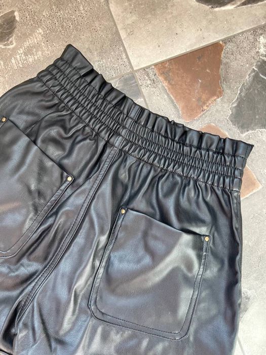 Кожаные шорты Zara