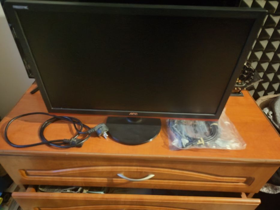 Monitor AOC 23 cale