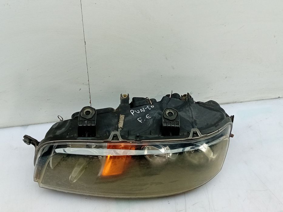 Ótica / farol esquerda FIAT Punto (188_)