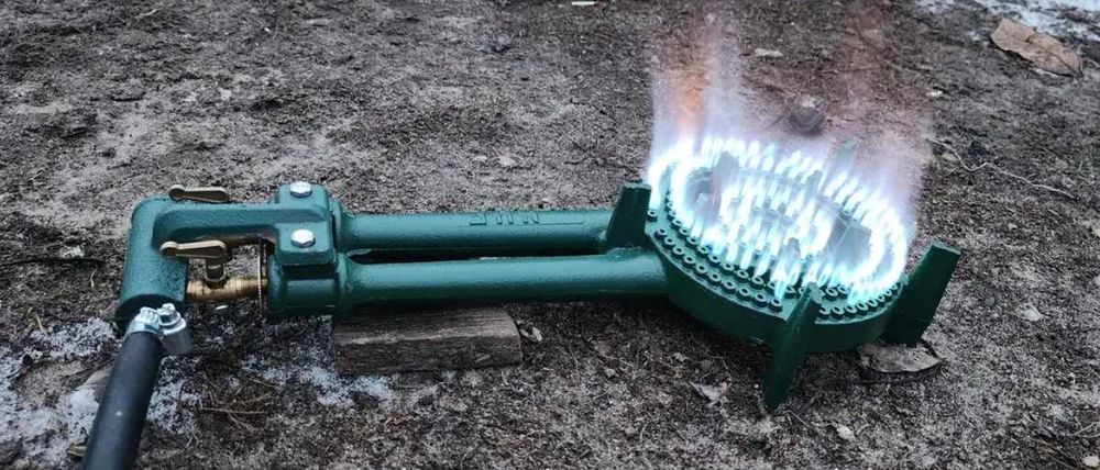 газовая плита новая отличная - Чугунная 4.2 кВт.