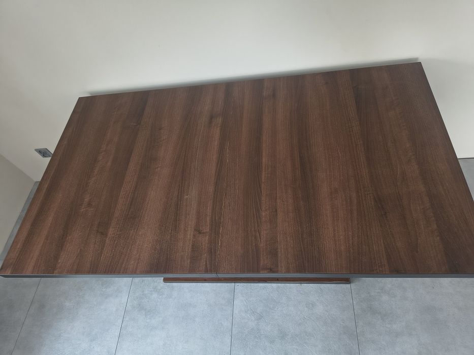 stół uzywany orzech