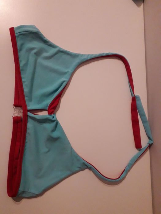 Biquini reversível rosa e azul claro