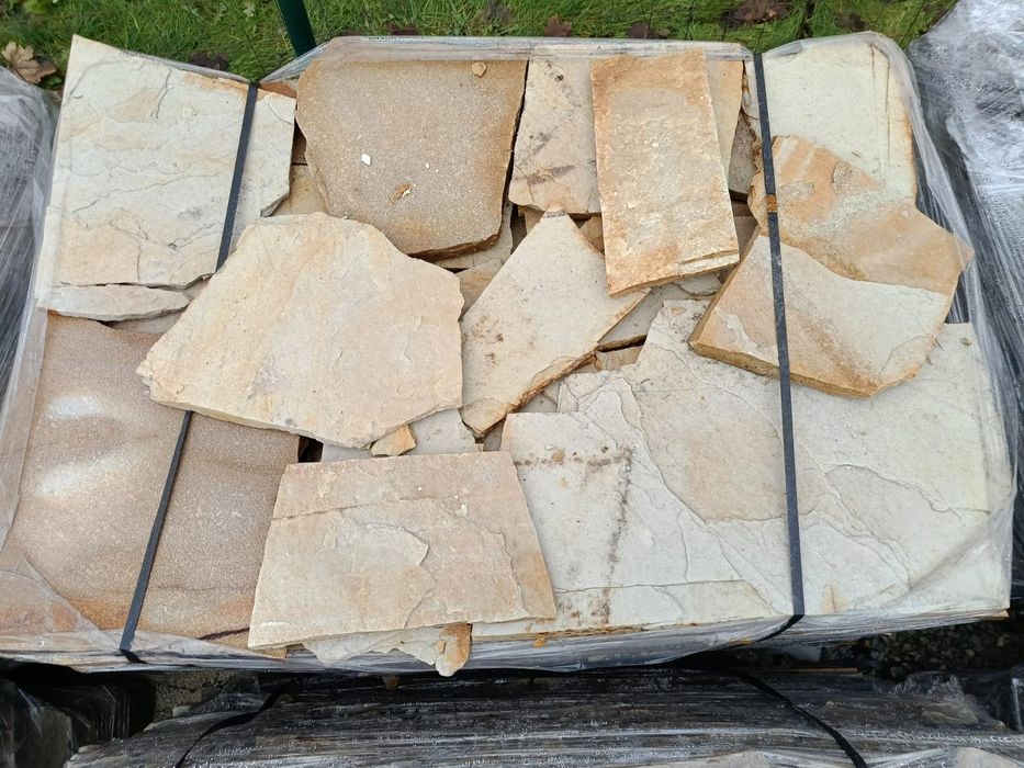 Kamień elewacyjny naturalny gnejs nieregularny łupek płaski na schody