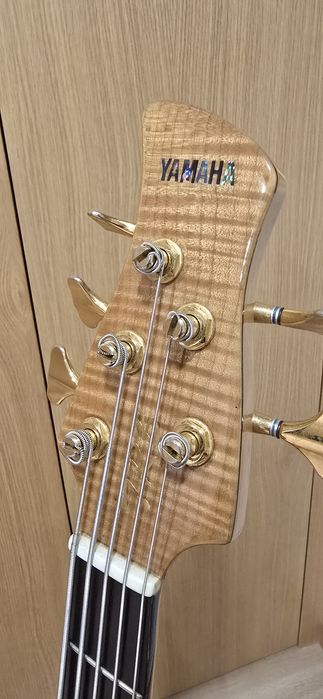 Yamaha TRB 5p ii baixo 5 cordas