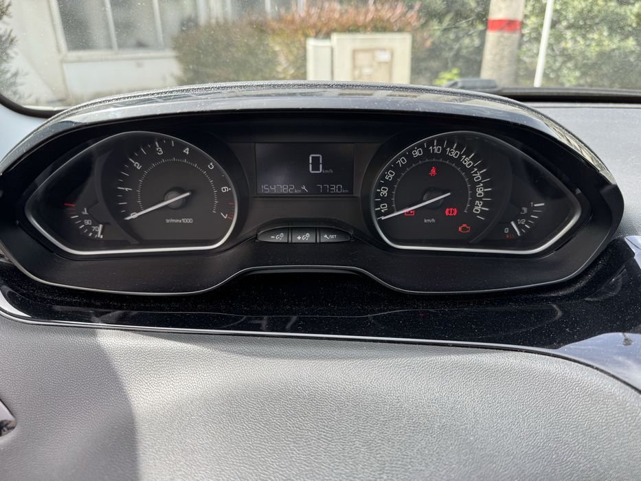 Peugeot 208 1.2 VTi