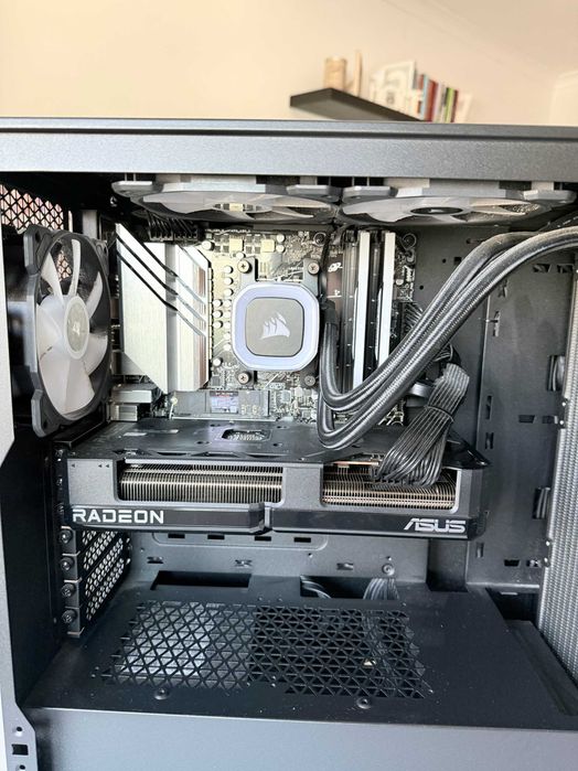 PC Gaming AMD Ryzen 7 + RX 7800 XT 16GB
