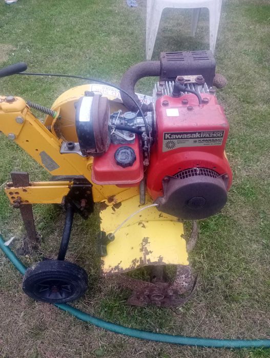 Glebogryzarka spalinowa