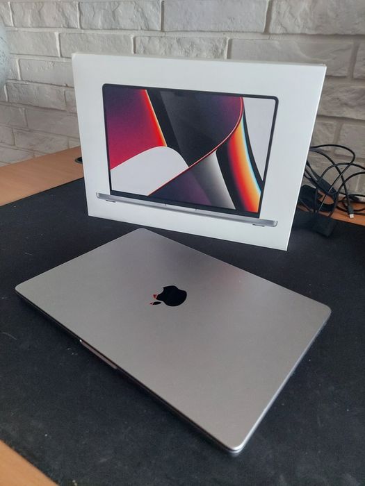 MacBook Pro 14" 16gb ram 1000GB SSD M1 Pro