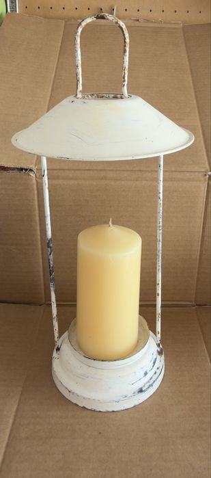 Lanterna retro com vela478113673984102400