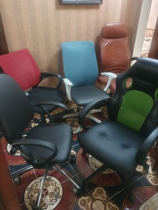 Стул Кресло офисное новый кожзам.