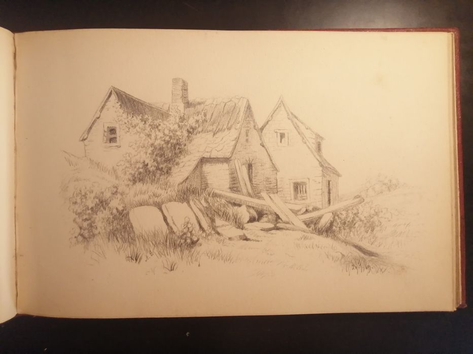 Álbum Antigo com Desenhos