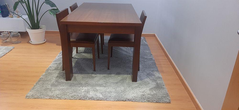 Mesa Extensível com 3 Cadeiras