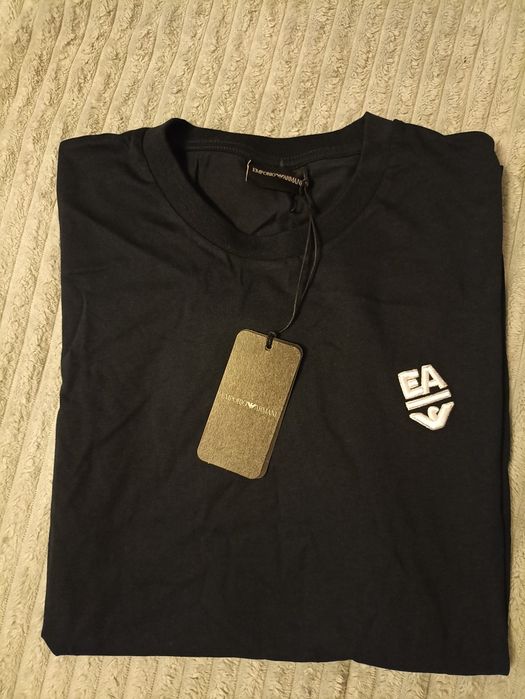 T-shirt czarny Armani L