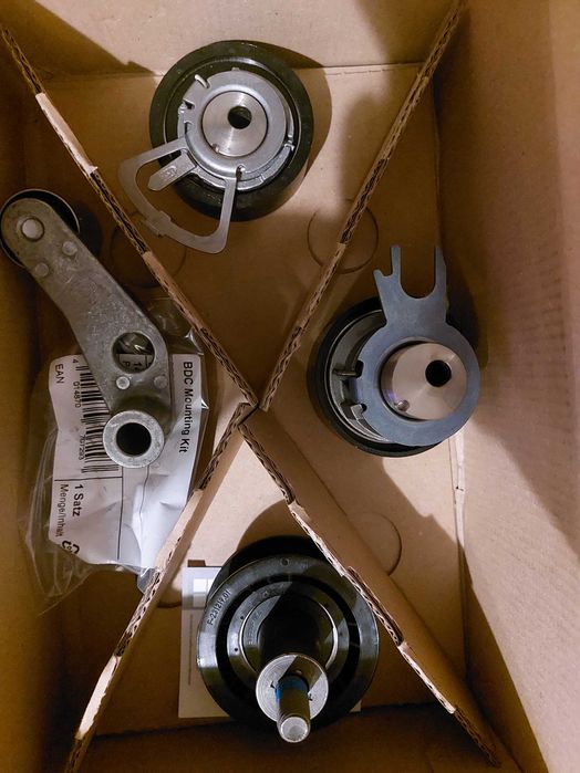 Комплект ГРМ гольф4+помпа INNA