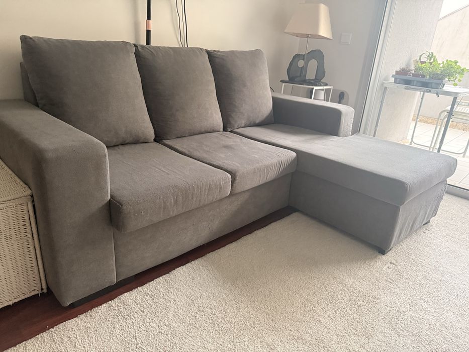 Sofá com Chaise Longue Cinza