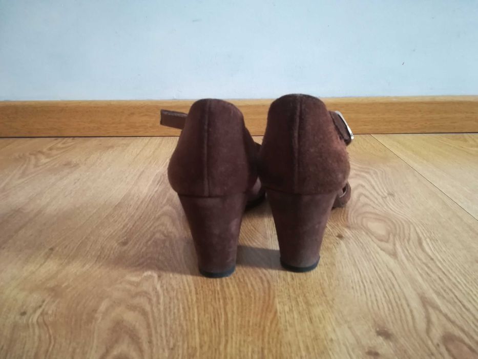 Sapatos castanhos camurça - nº 37