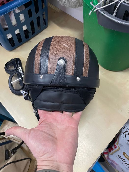 Capacete e óculos vintage