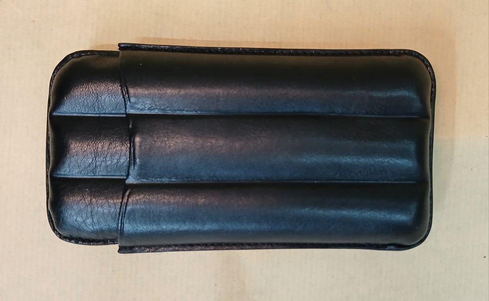 Charuteira - Porta Charutos em Pele