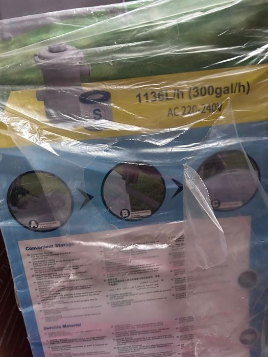 Vendo piscina ainda com a embalagem original , com cobertura e praticamente nova