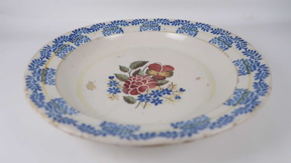 Grande prato em faiança Portuguesa Séc. XIX - 28 cm