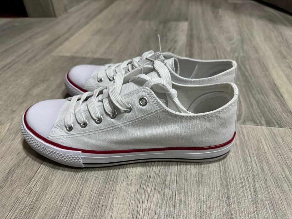 Кросівки НОВІ!!!