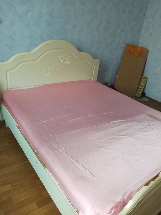 Кровать двуспальная без матраца 160*190 см