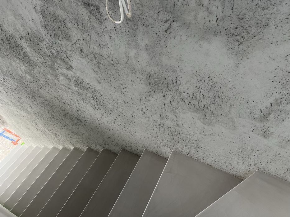 posadzki zywiczne, mikrocement, schody z zywicy, schody z mikrocementu