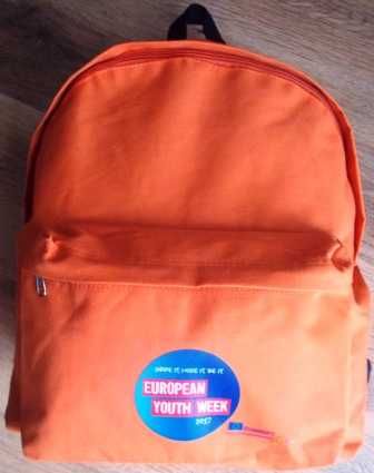 Efektowny miejsko-turystyczny plecak 18l