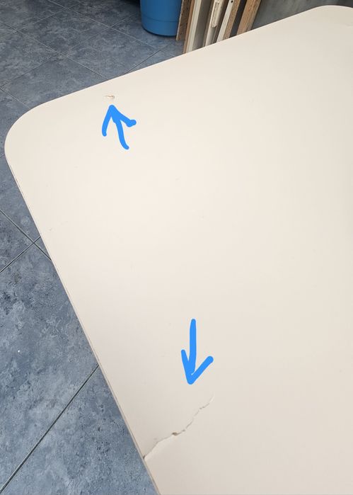 Mesa de apoio com rodas