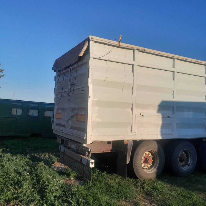 Шміц полуприцеп 67м3