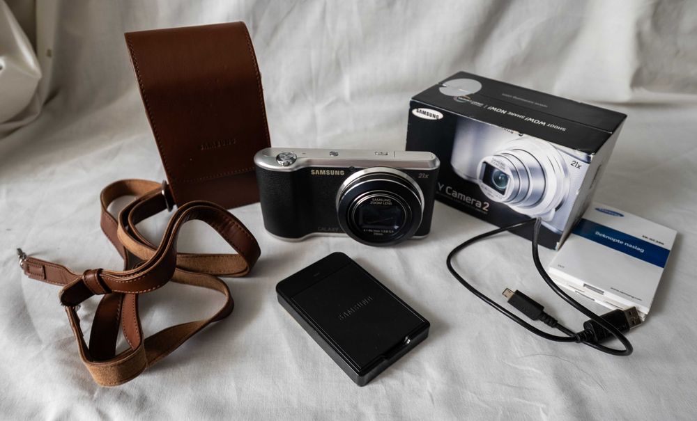 Samsung Galaxy Camera 2 (Wi-Fi, Android) + Akcesoria