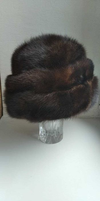 Шапка женская меховая бурая