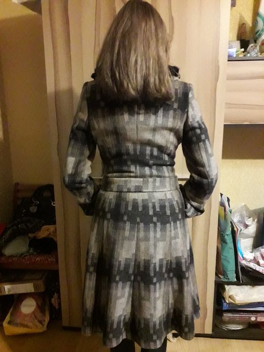 дуже добротне шерстяне пальто