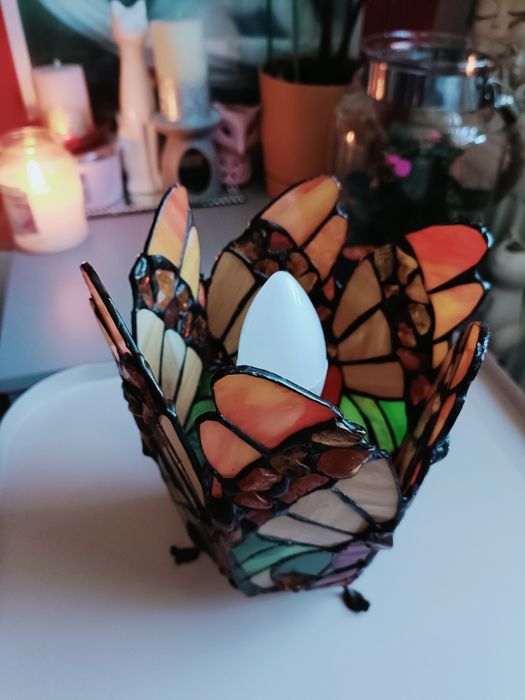 Lampa szkło witrażowe i bursztyn bałtycki motyl