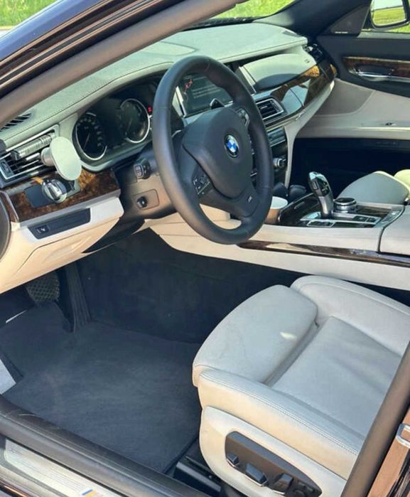 БМВ 740Li F01 2014год