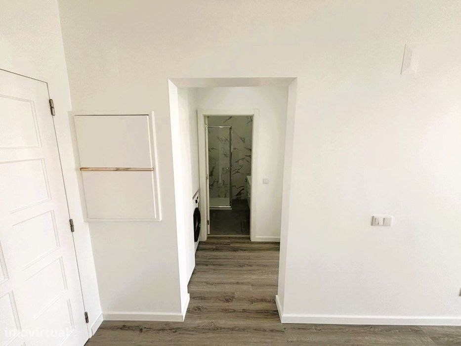 Apartamento T1 Renovado para Arrendamento no Centro de Santa Cruz -...