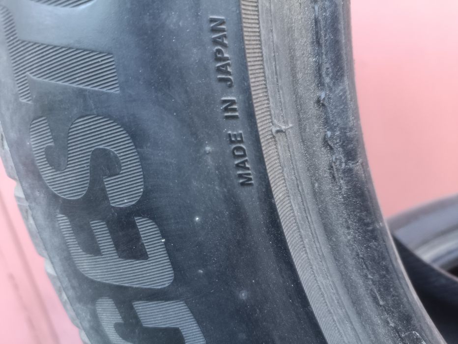 Продам резину Bridgestone 235 55 17