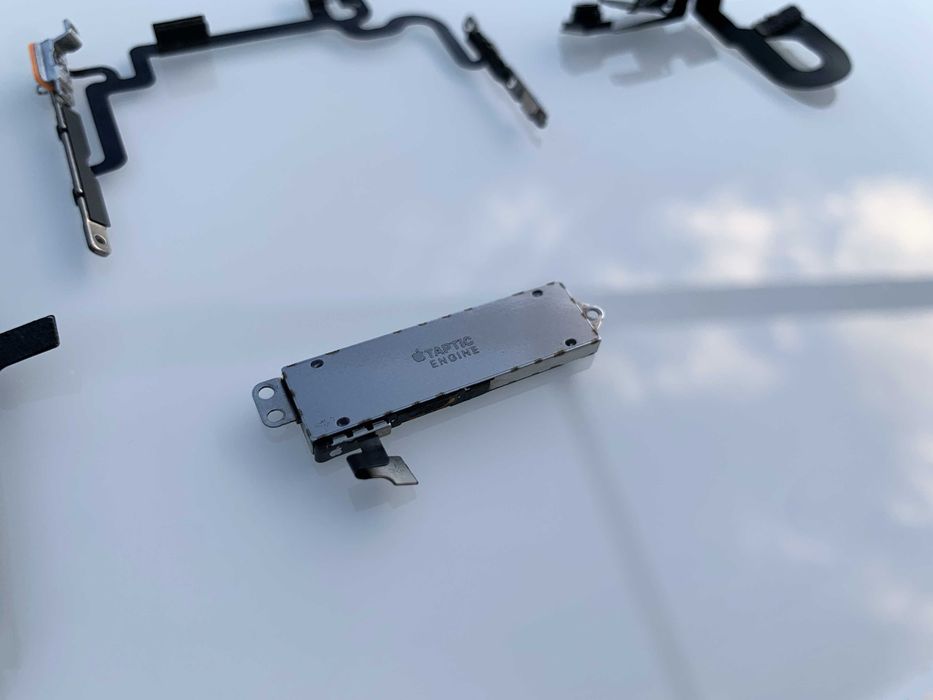iPhone 7 Шлейф Кнопок Громкости Блокировки Вибромотор