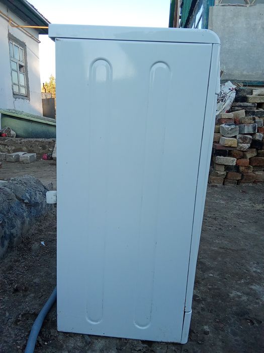 Продам Индезит 5кг.