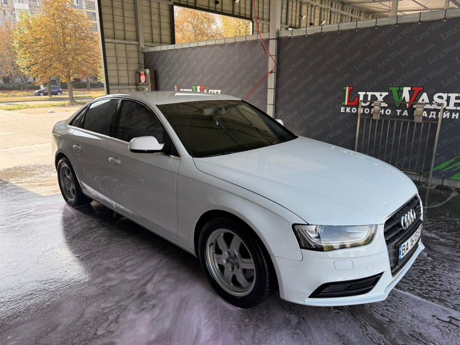 Продам Audi A4 b8 2013