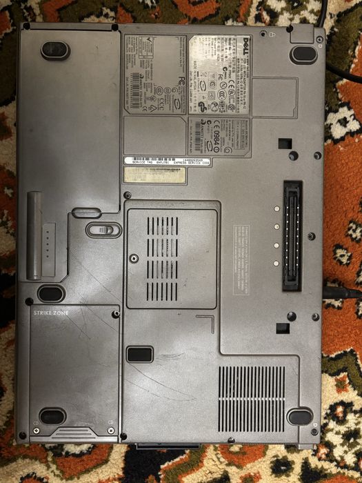 Ноутбук Dell Latitude D820