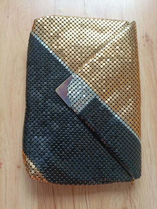 Kopertówka w cekiny błyszcząca, kolory czarny srebrny i złoty