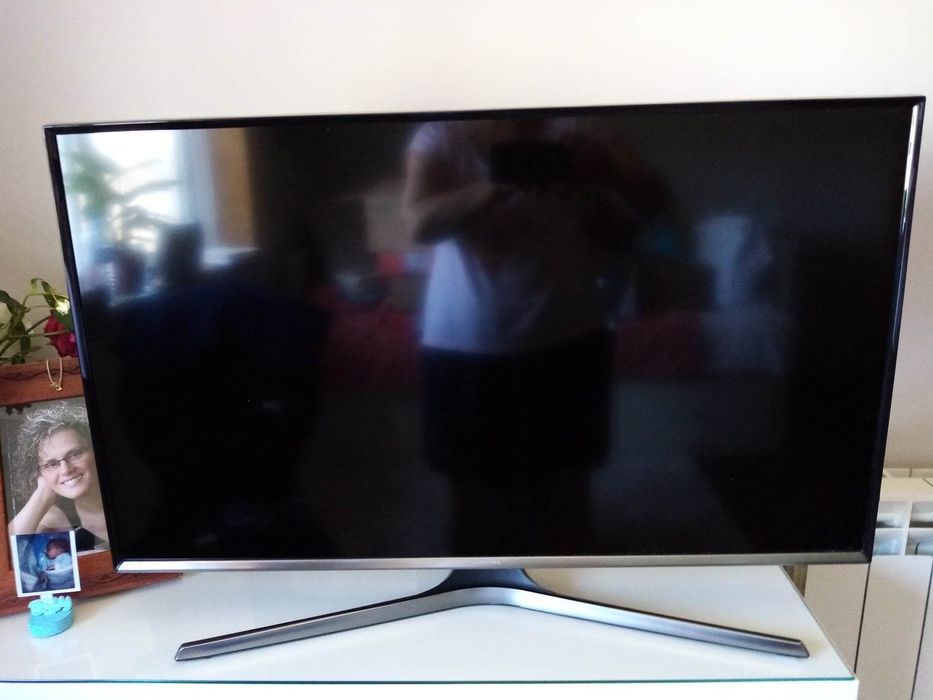 Televisão Samsung 33 polegadas com comando