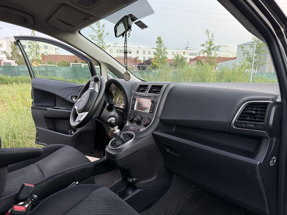 Toyota Verso-S 2011 photo 5